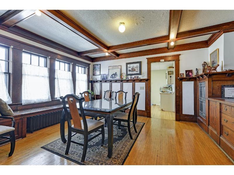 238 Lexington Pw N, Saint Paul, MN 55104