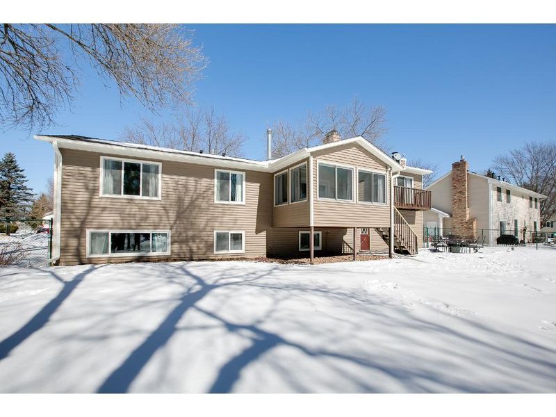 2517 Hawthorne Ln, Stillwater, MN 55082