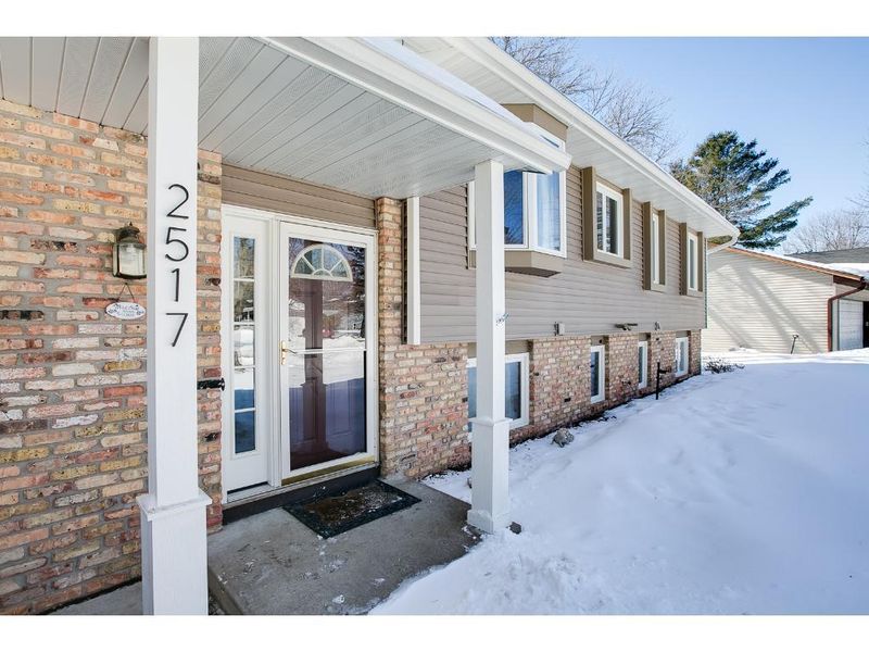 2517 Hawthorne Ln, Stillwater, MN 55082