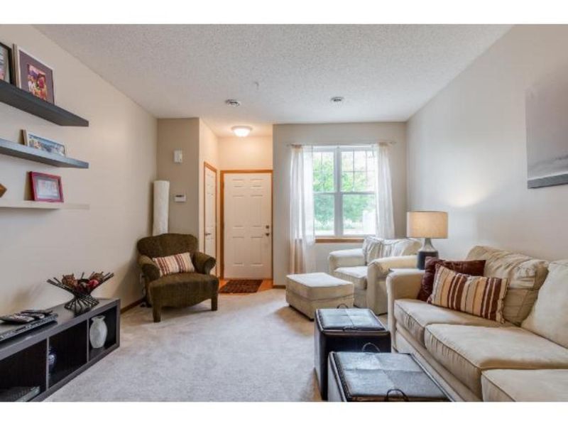 5060 Holly Ln N #3, Plymouth, MN 55446