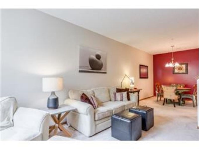 5060 Holly Ln N #3, Plymouth, MN 55446