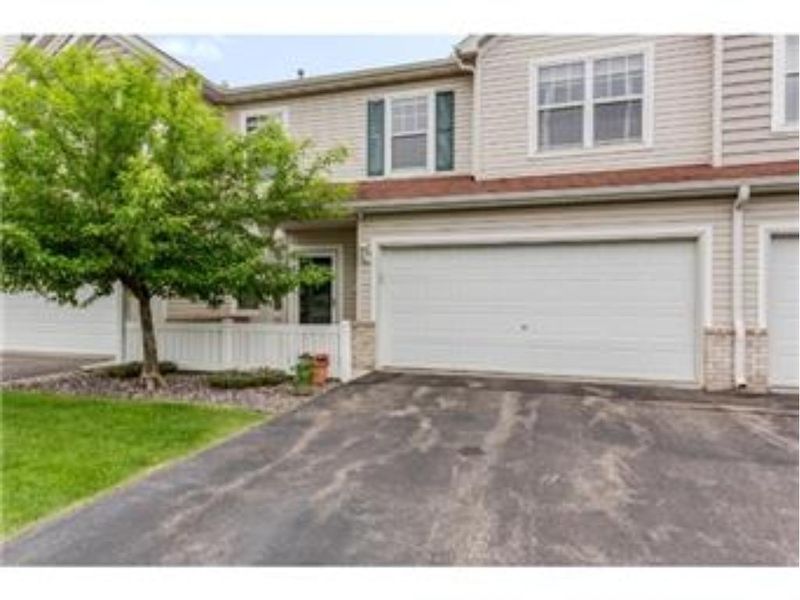 5060 Holly Ln N #3, Plymouth, MN 55446