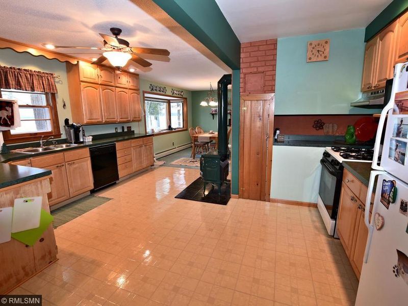 47781 Nutmeg Rd, Deer River, MN 56636