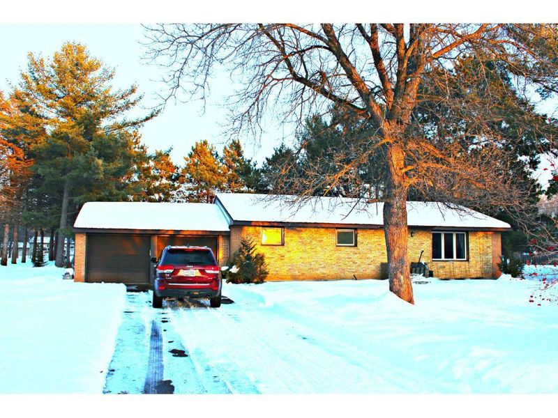 17102 Riverwood Dr, Little Falls, MN 56345