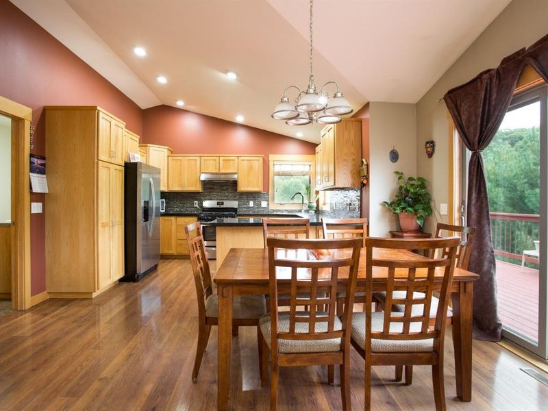 392 Eastview Ct, River Falls, WI 54022