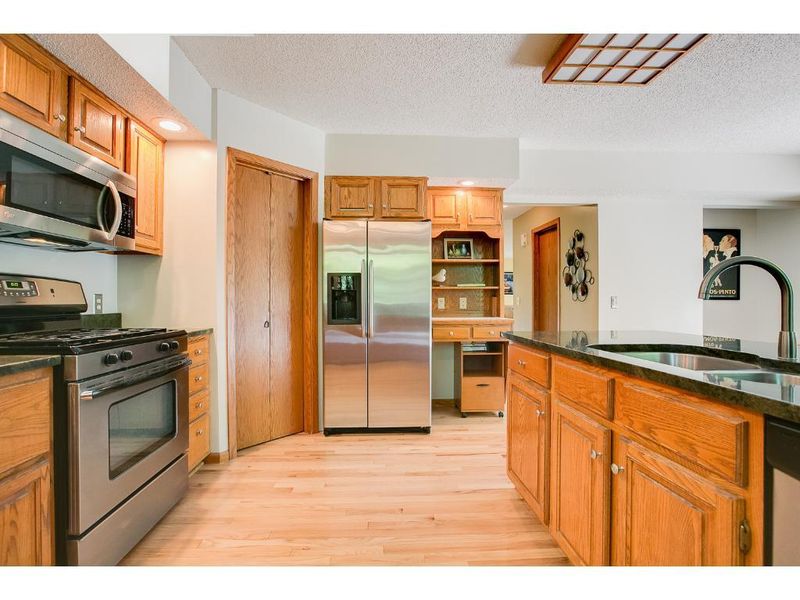 2851 N Manor Rd, Excelsior, MN 55331