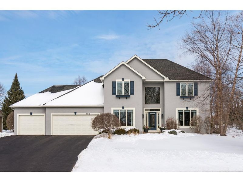 8915 Deer Run Dr, Victoria, MN 55386