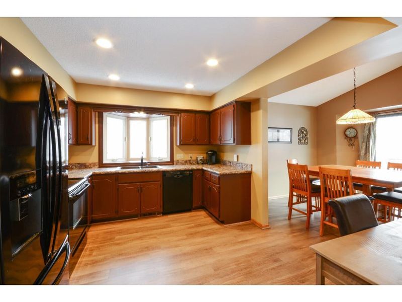 10948 Maryland Ave N, Champlin, MN 55316