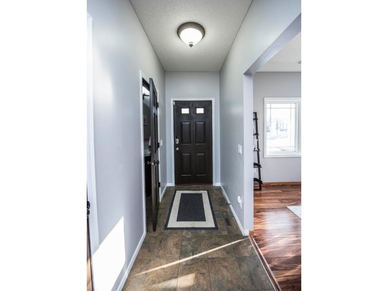 6729 158th St W, Apple Valley, MN 55124