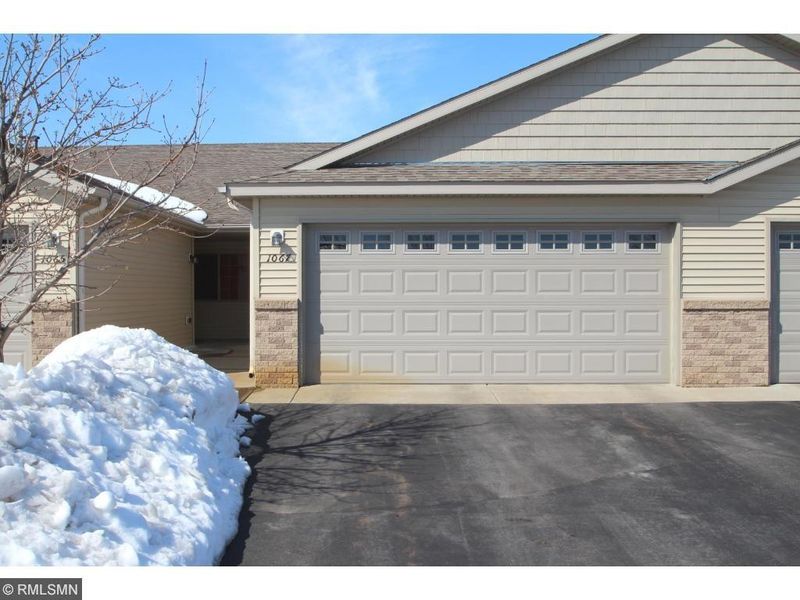 1067 Manor Ct, Saint Cloud, MN 56303