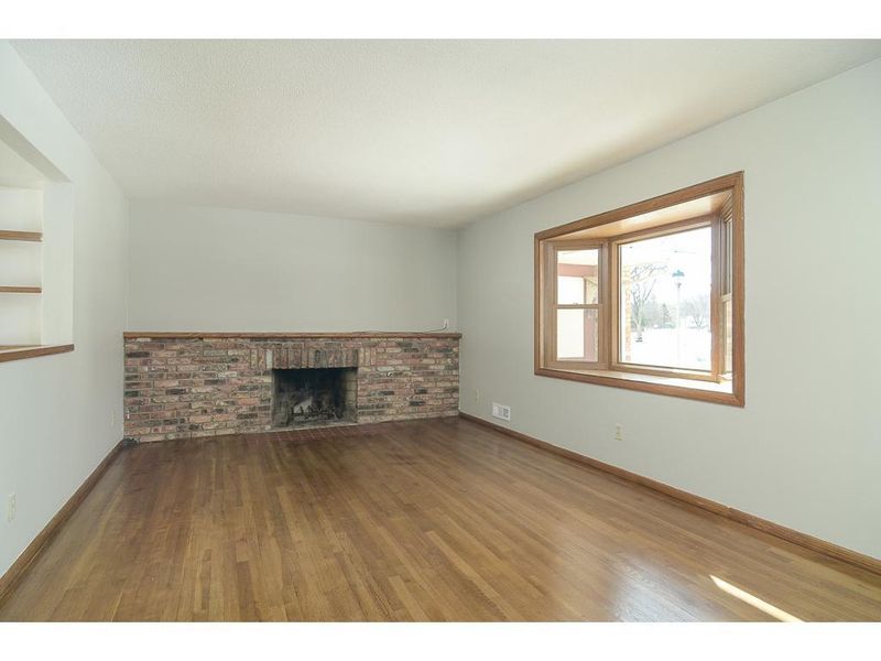 6681 134th St W, Apple Valley, MN 55124