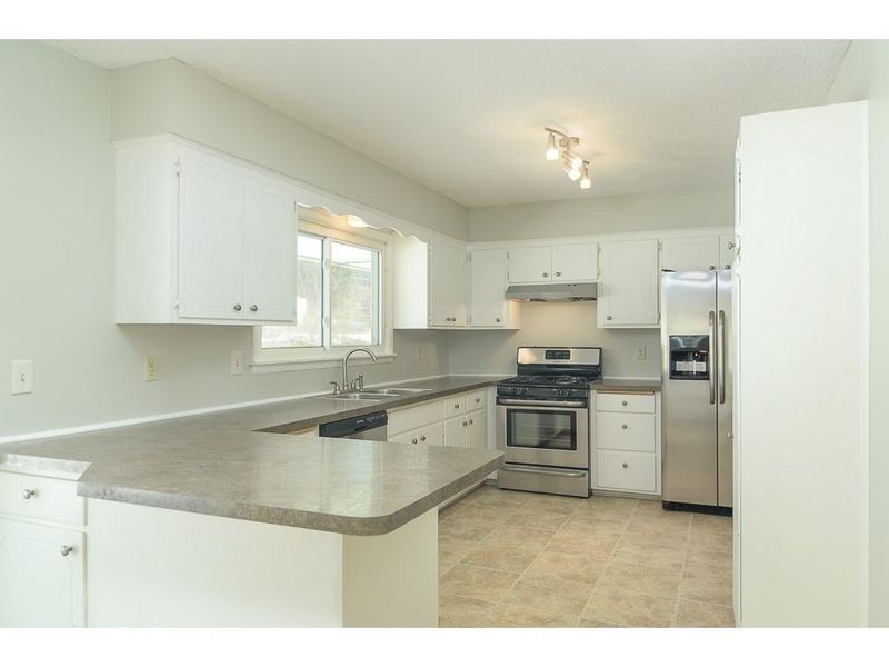 6681 134th St W, Apple Valley, MN 55124