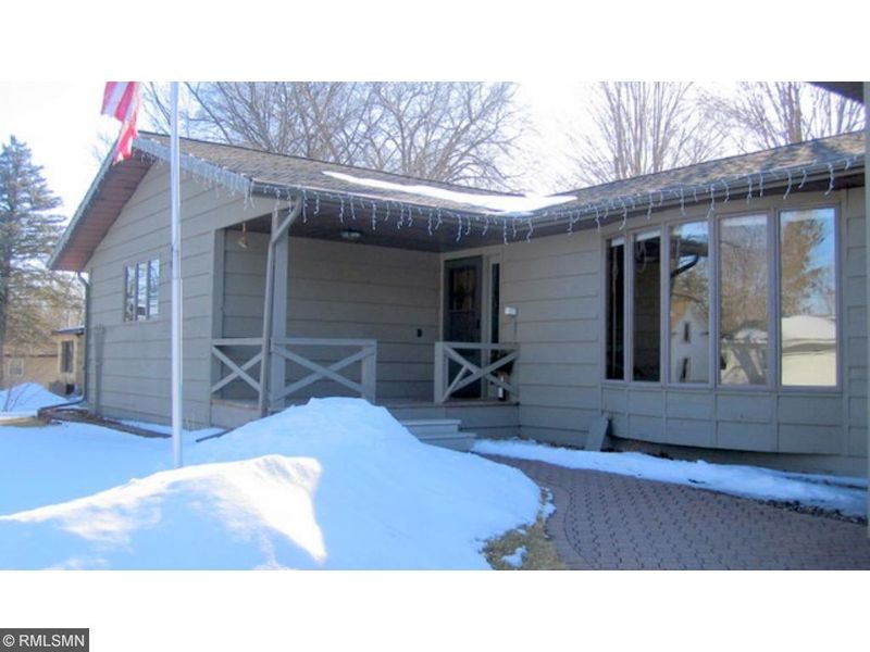 241 10th St, Albany, MN 56307