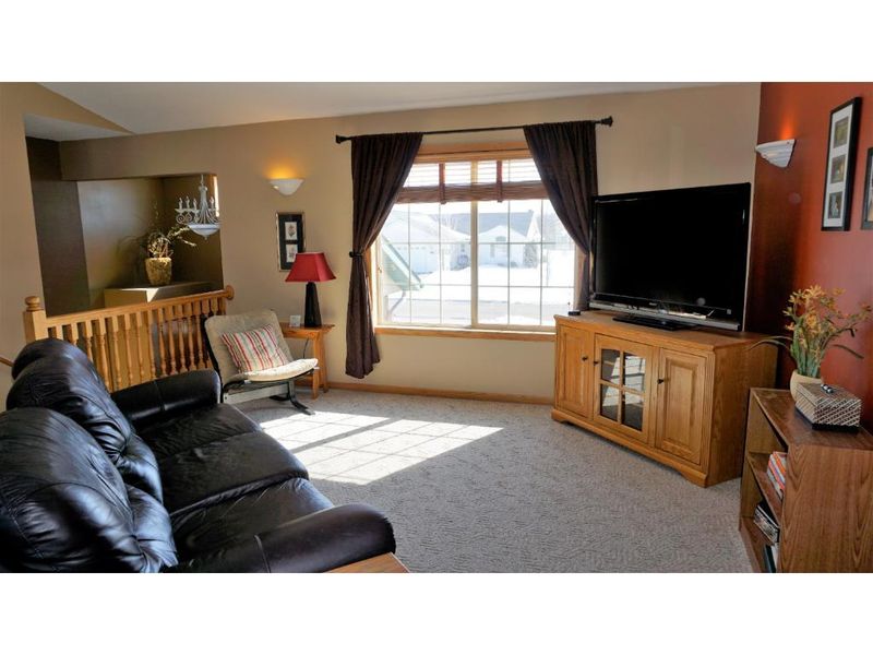 616 6th St NW, Richmond, MN 56368
