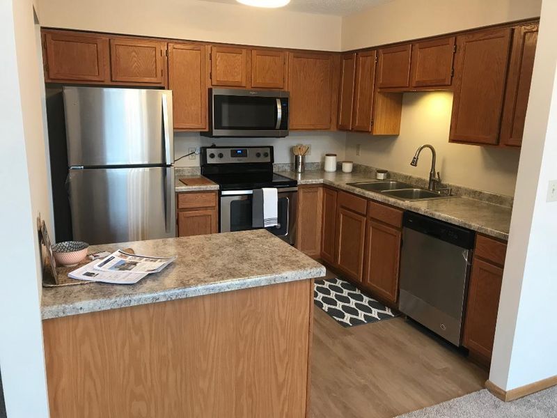 4156 Meadowlark Way, Eagan, MN 55122