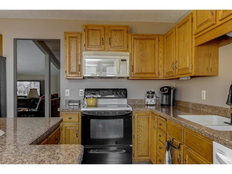 10855 Yellow Pine St NW, Coon Rapids, MN 55433