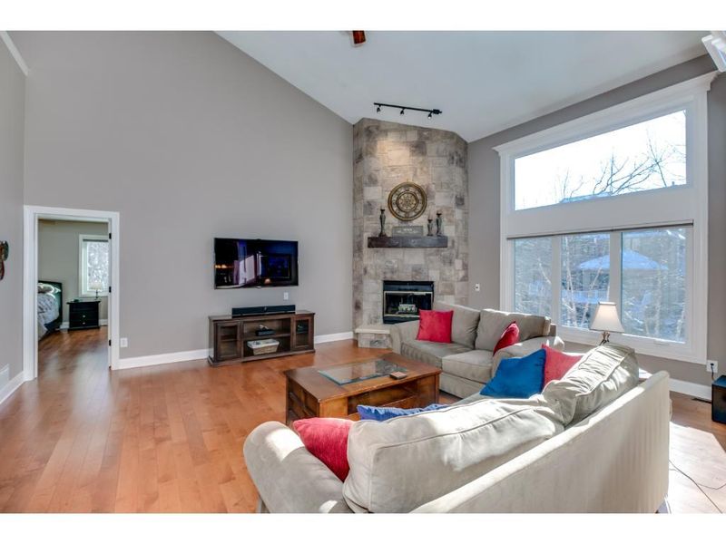4760 Westminster Cir, Eagan, MN 55122
