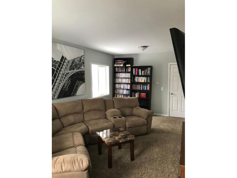 1483 Pacific St, Saint Paul, MN 55106