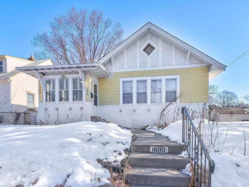 1600 Hillside Ave N, Minneapolis, MN 55411