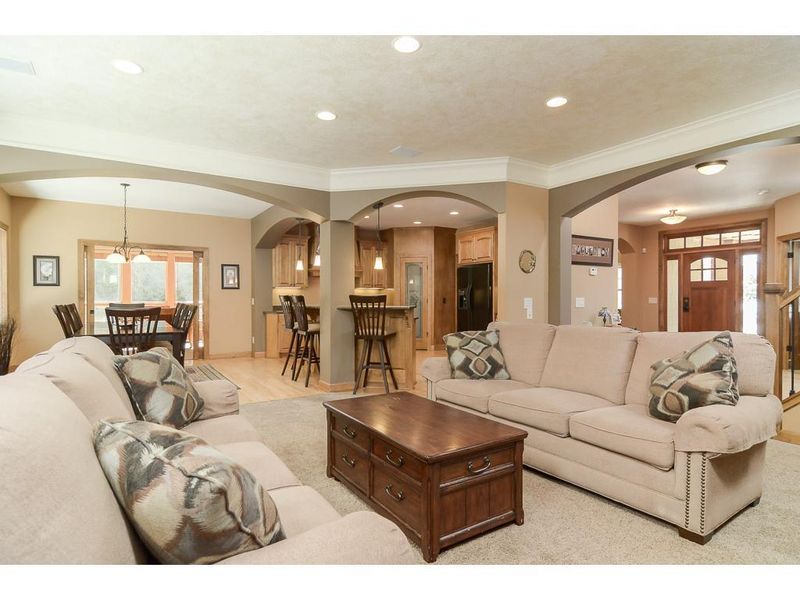 4772 Cumberland St, Shoreview, MN 55126