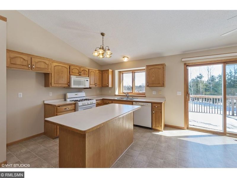 27117 Quinlan Ave, Lindstrom, MN 55045