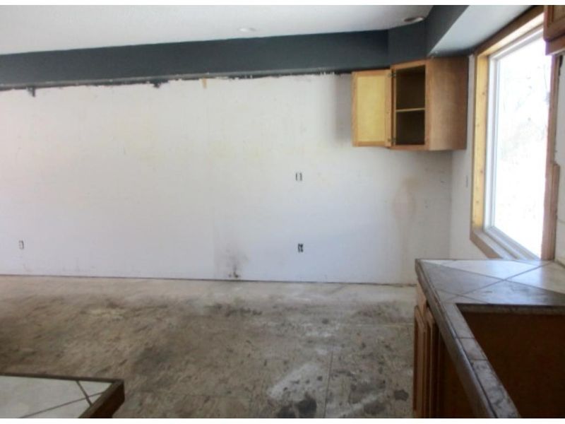 209 W 10th St, Blue Earth, MN 56013
