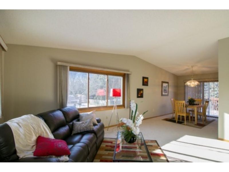 275 Poplar Dr, Shoreview, MN 55126