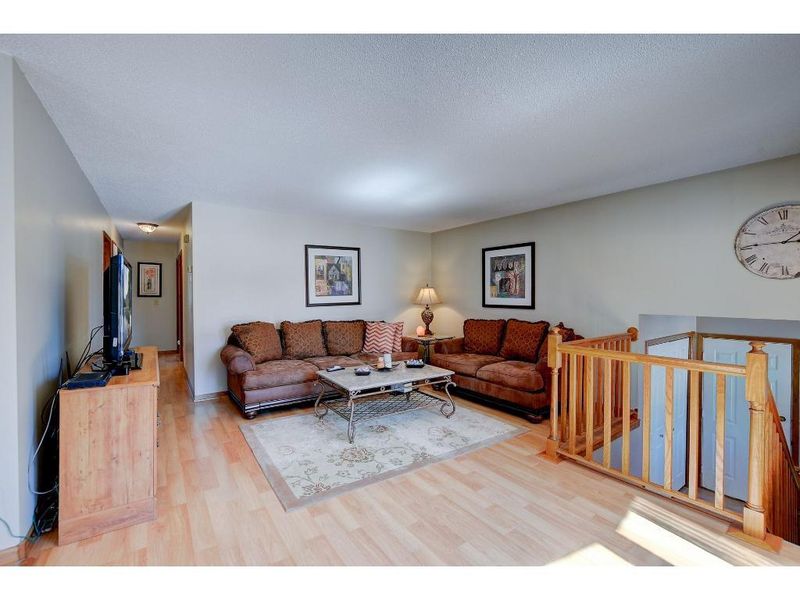 571 Westby Dr NE, Fridley, MN 55432