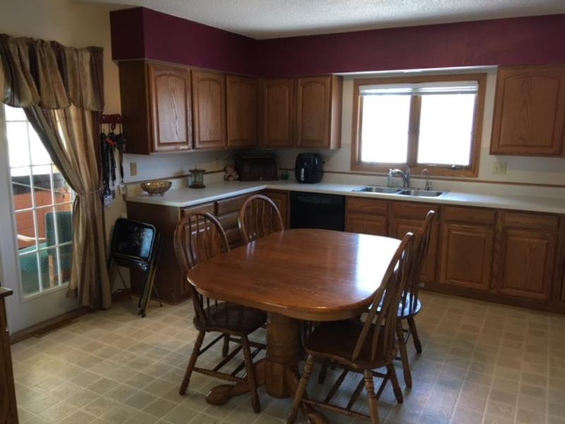704 Sunrise Blvd, Redwood Falls, MN 56283