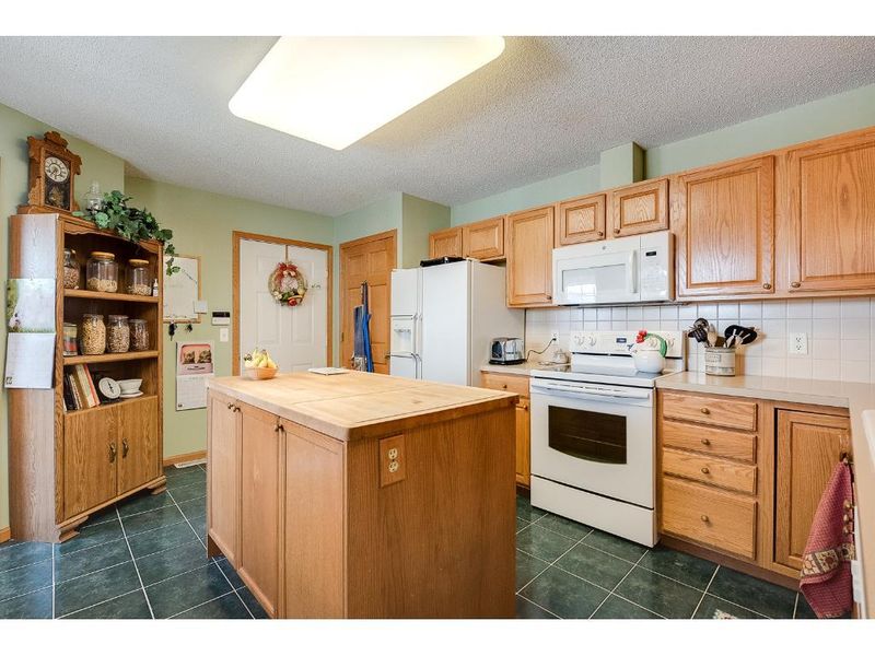 9122 Preserve Trl, Savage, MN 55378