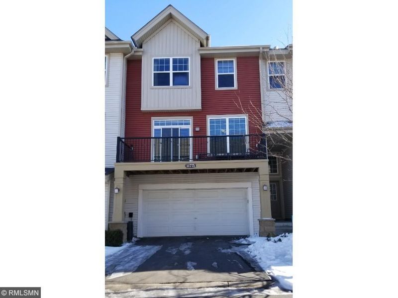 11775 Emery Village Dr N, Champlin, MN 55316