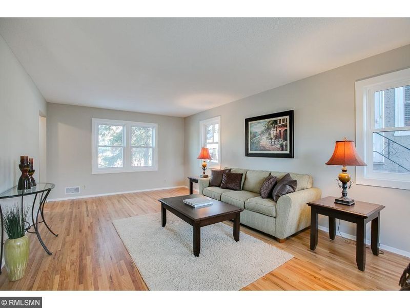 2080 James Ave, Saint Paul, MN 55105