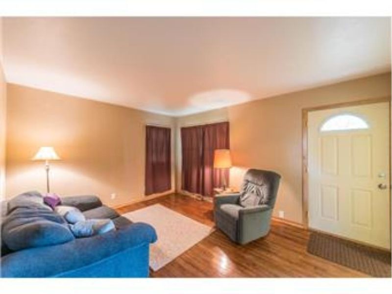 304 Grove Ave N, Silver Lake, MN 55381