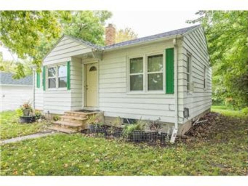 304 Grove Ave N, Silver Lake, MN 55381