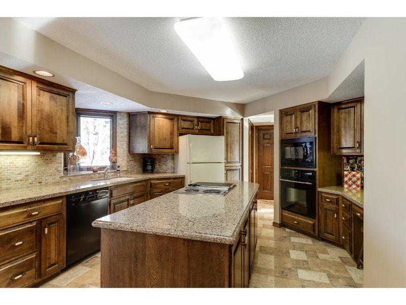 14554 Durham Rd, Minnetonka, MN 55345
