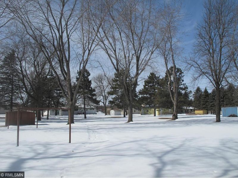 915 Spruce Dr, Saint Cloud, MN 56303
