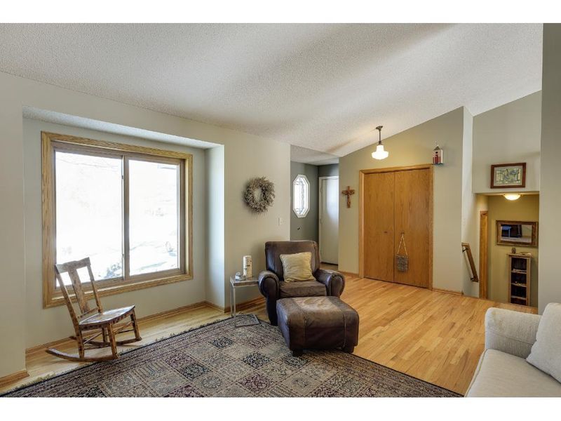 19093 Dodge St NW, Elk River, MN 55330