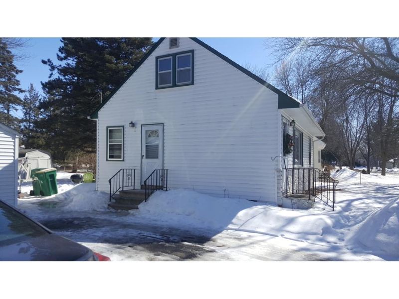 16 Park Dr, Circle Pines, MN 55014