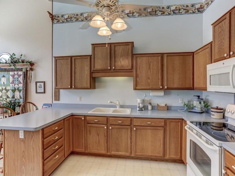 15556 Brookside Ln NW, Prior Lake, MN 55372