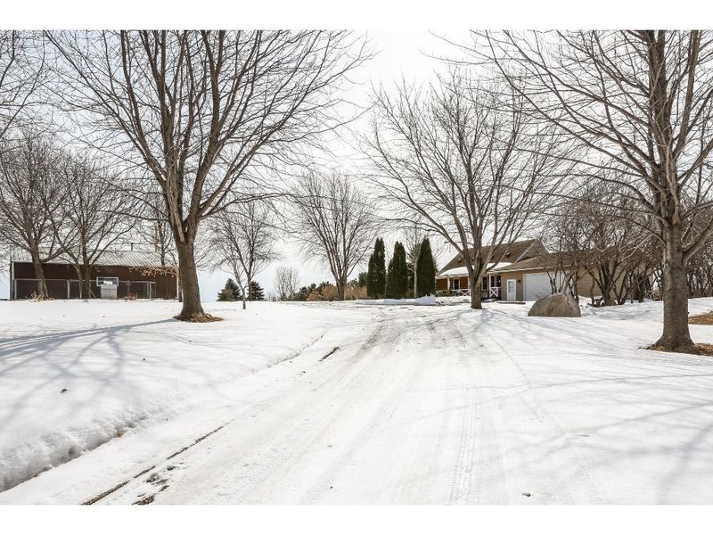 1661 E 245th St, New Prague, MN 56071