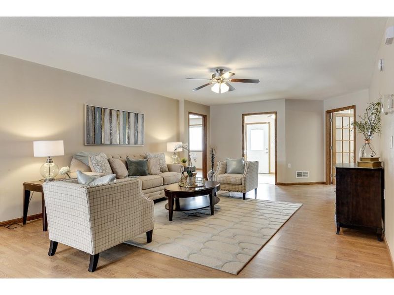 4951 Frontenac Ave, Golden Valley, MN 55422