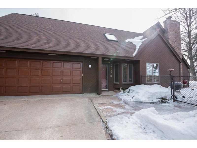 15217 Stevens Ave, Burnsville, MN 55306