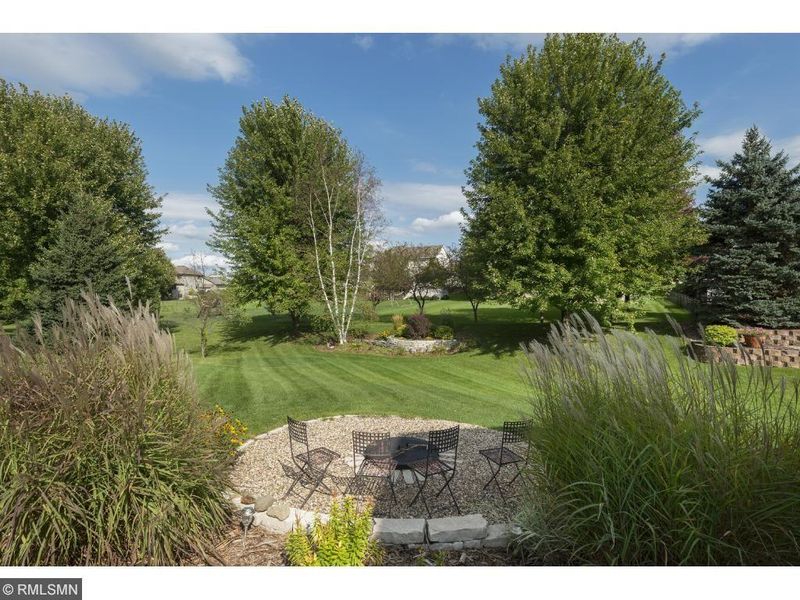 4636 Weston Hills Dr, Eagan, MN 55123