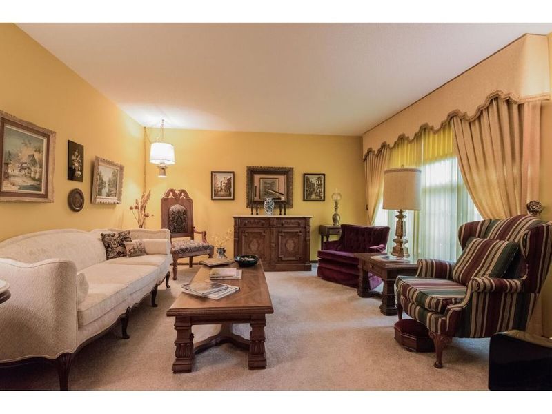 13501 York Ave S, Burnsville, MN 55337