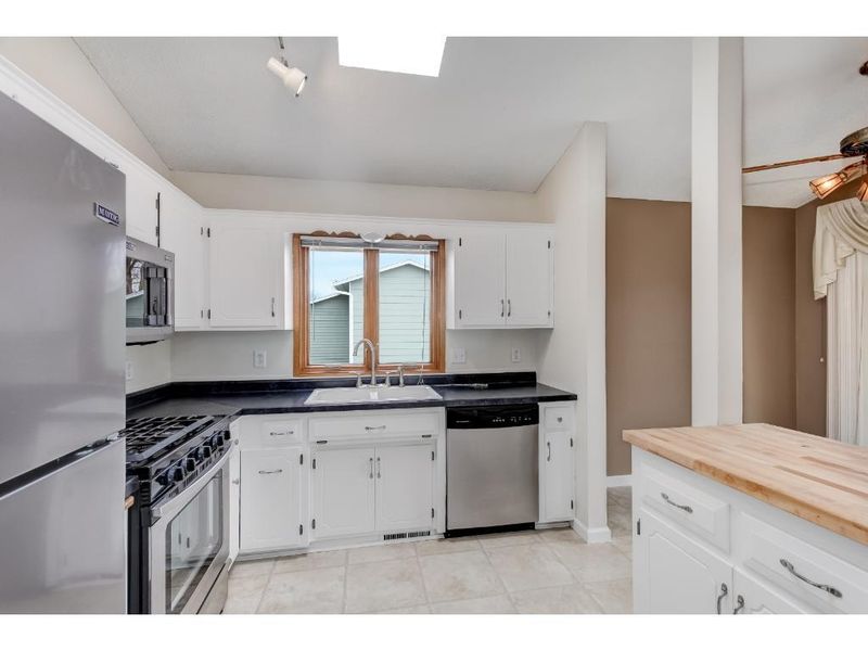 6170 Lower 161st St W, Rosemount, MN 55068