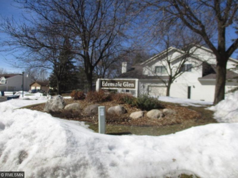 15236 Lesley Ln, Eden Prairie, MN 55346