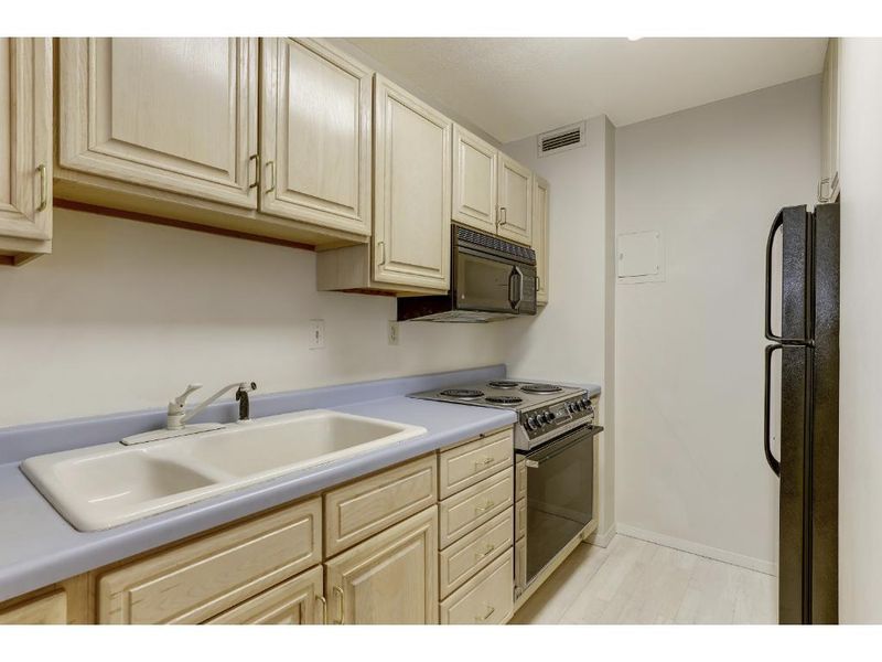 19 S 1st St #B404, Minneapolis, MN 55401