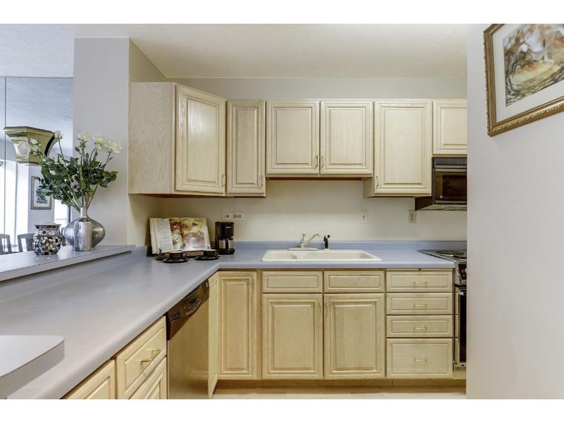 19 S 1st St #B404, Minneapolis, MN 55401