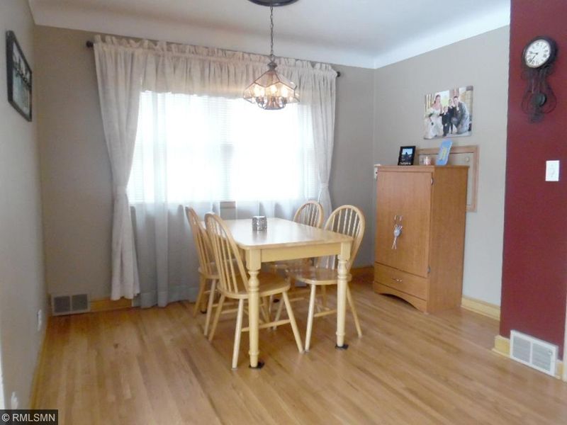 1730 Cottage Ave E, Saint Paul, MN 55106
