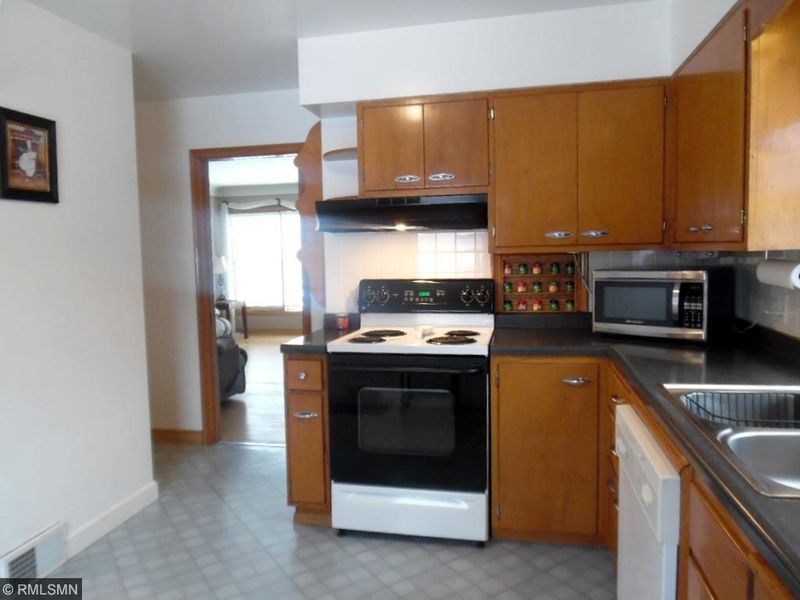 1730 Cottage Ave E, Saint Paul, MN 55106